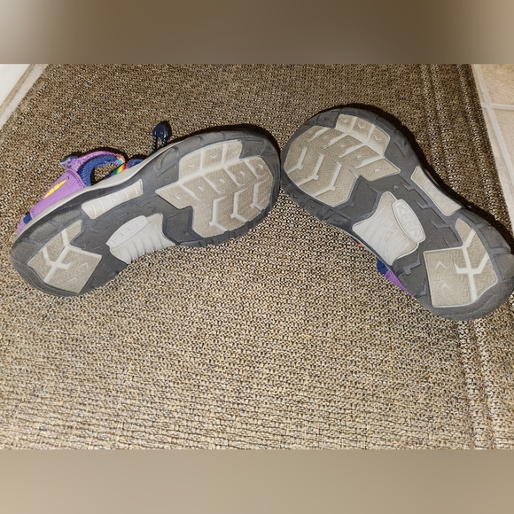 Keen waterproof sandals, worn once like new. Size 6 women's - Picture 7 of 7